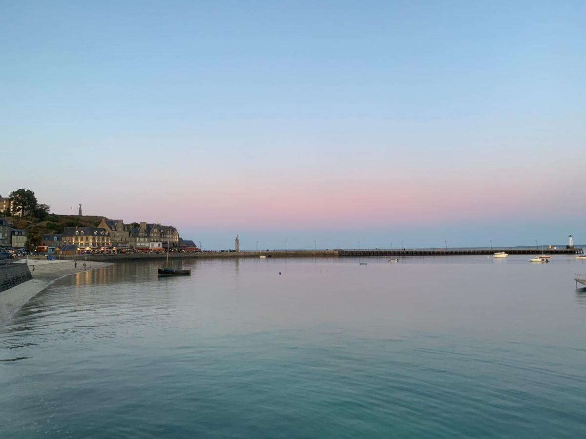Vue Sur Mer Cancale Exterior photo