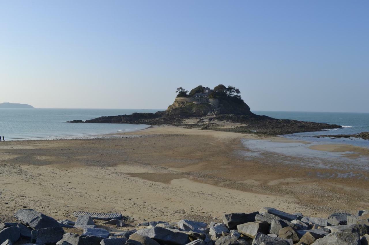 Vue Sur Mer Cancale Exterior photo